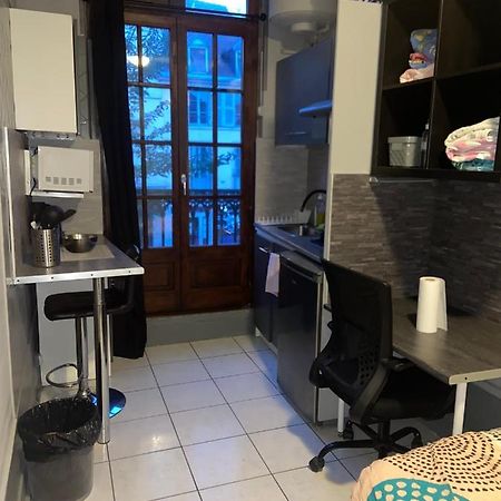 Emplacement Ideal : Studio Au Coeur De Dijon Disponible En Location Apartment Exterior foto