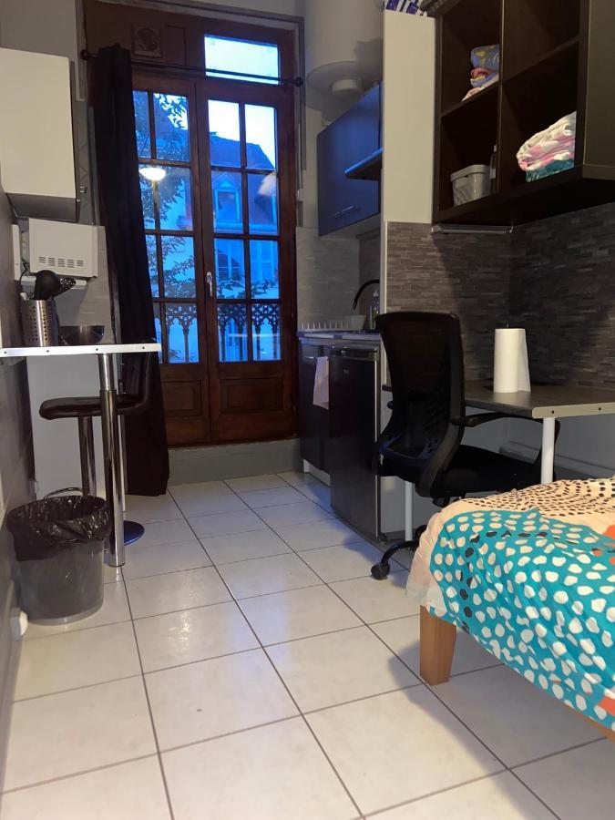 Emplacement Ideal : Studio Au Coeur De Dijon Disponible En Location Apartment Exterior foto